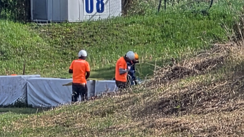 トラブル対応 — サーキットの壁